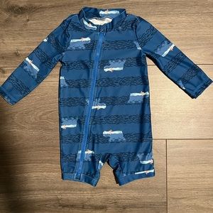 Bundle 9 month rash guards!
